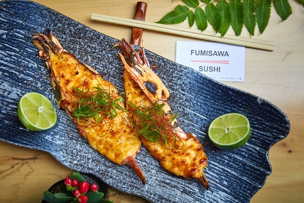 Изящное меню с японскими хитами в Fumisawa Sushi