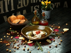 Montis Friends: запуск нового меню израильской кухни