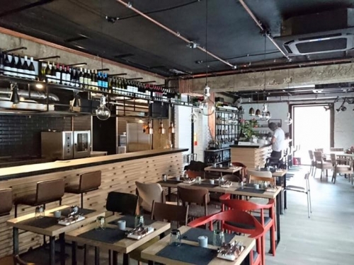 Touche Wine Bar & Kitchen на Рочдельской - фото 2 из 3